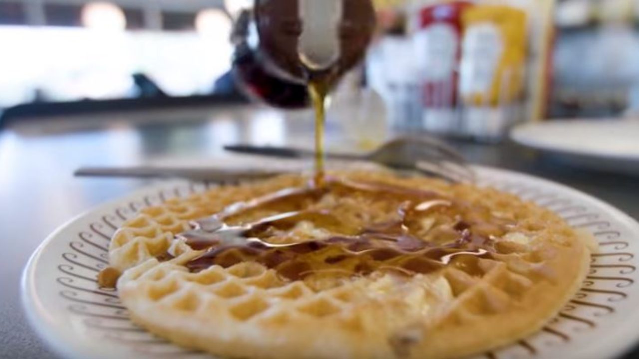 What's better than waffle house? Braves themed waffle house. #Atlanta