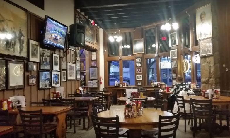 Manuel's Tavern: best bars in Atlanta
