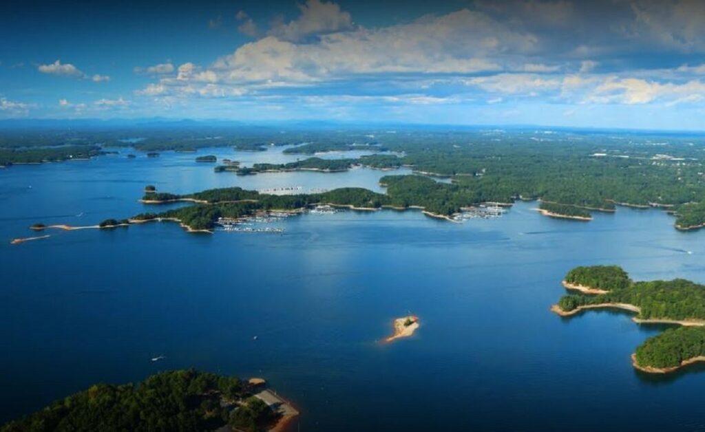 Man Dies After Jumping Off Jet Ski in Lake Lanier - AtlantaFi.com