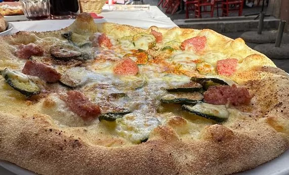 Dar Poeta has the best pizza in Rome, Italy.