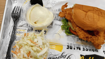 Super Chix opens in Kennesaw