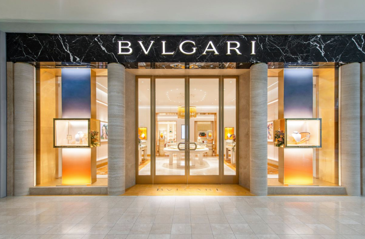 Jewelry retailer Bvlgari recently celebrated a significant milestone with the grand opening of its new boutique at Phipps Plaza in Atlanta’s prestigious Buckhead district.