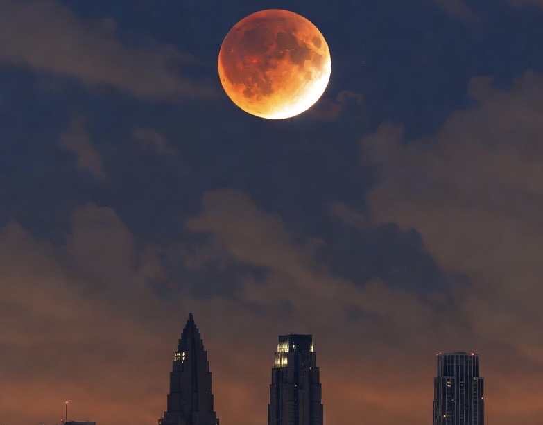 Blood moon in Atlanta