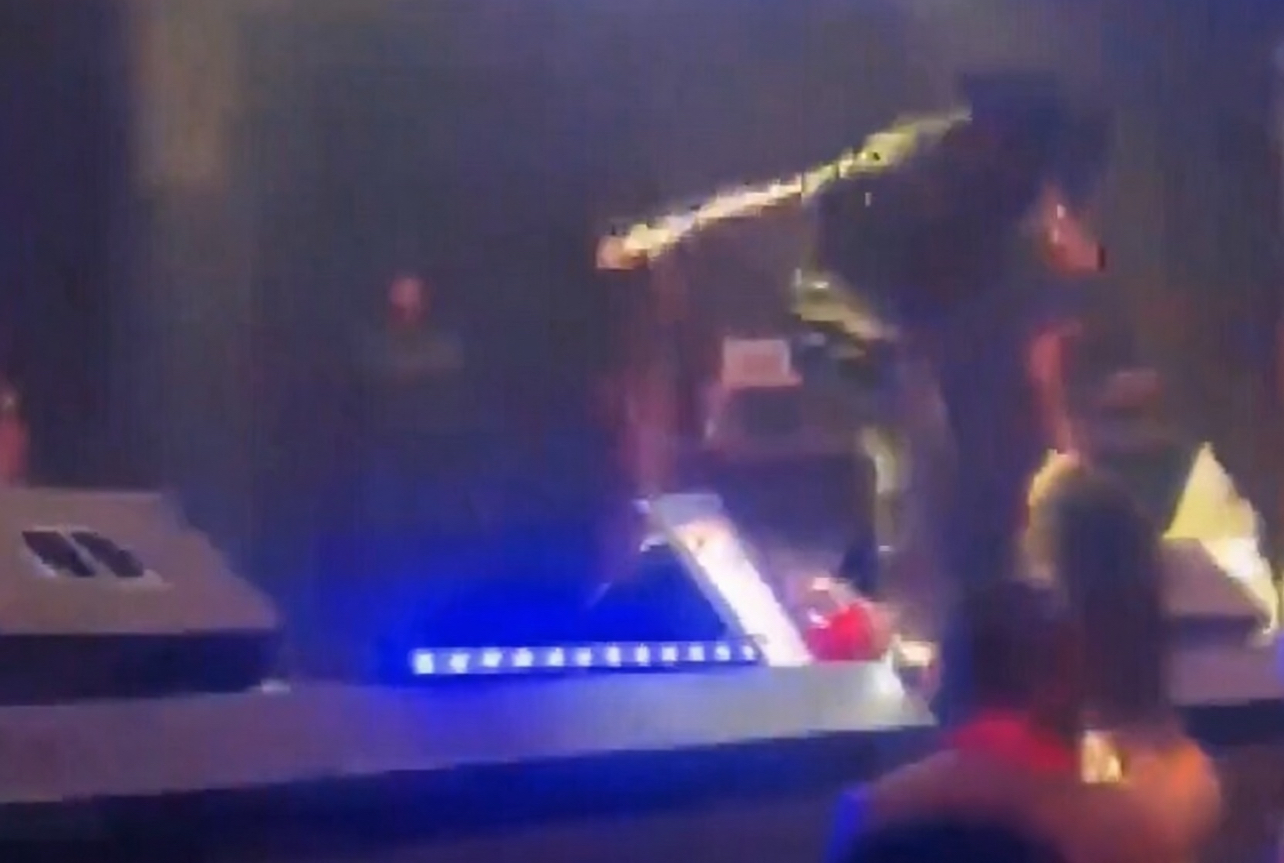 Sky Whatley slaps woman